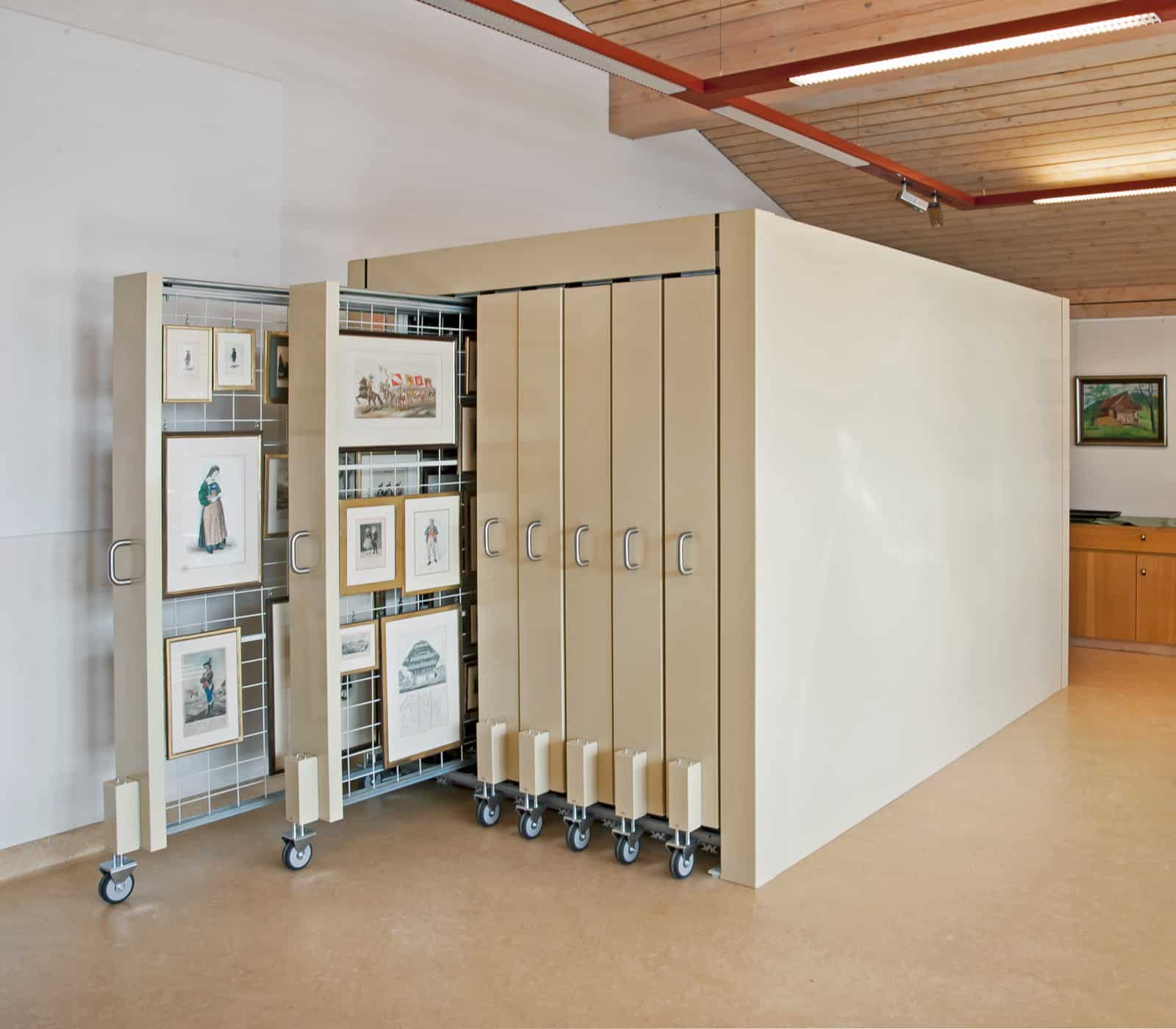 Art storage closed system made of powder-coated sheet steel